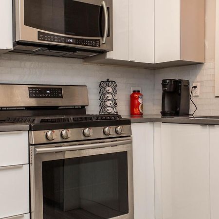 The Double Play - 1 Min Walk To Wrigley! Spacious 2Br - Perfect For Cubs Fans! Чикаго Екстер'єр фото