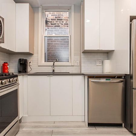 The Double Play - 1 Min Walk To Wrigley! Spacious 2Br - Perfect For Cubs Fans! Чикаго Екстер'єр фото