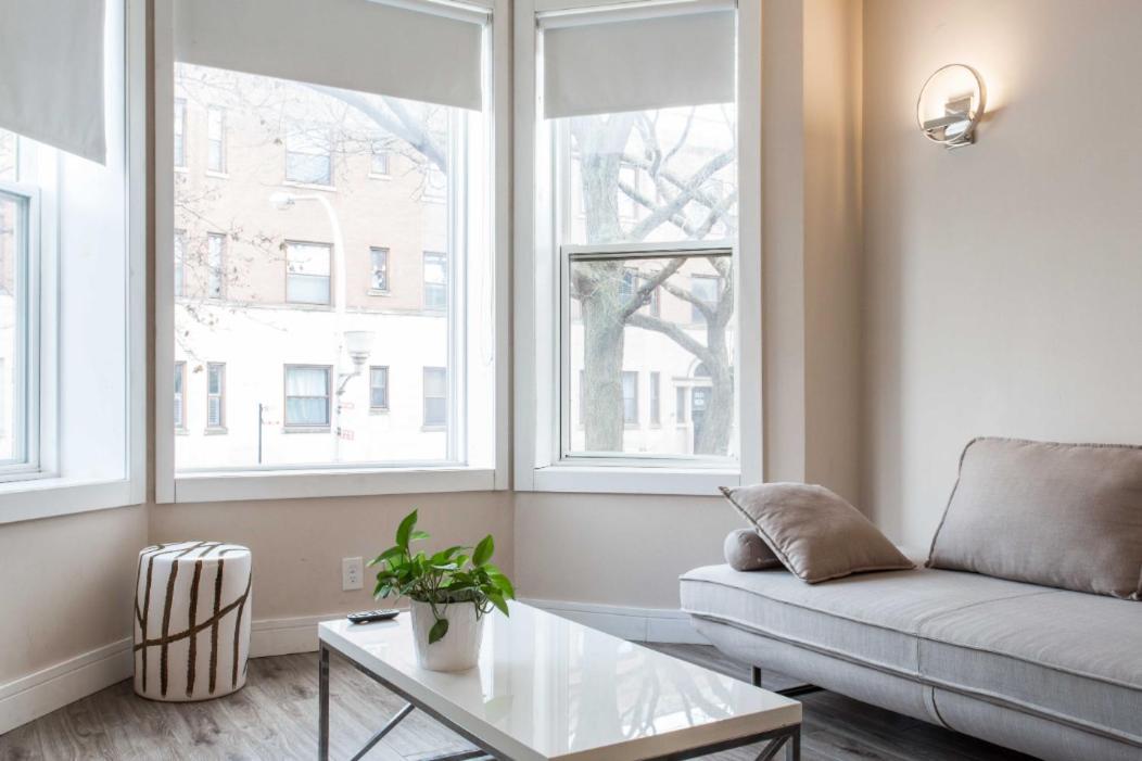 The Double Play - 1 Min Walk To Wrigley! Spacious 2Br - Perfect For Cubs Fans! Чикаго Екстер'єр фото