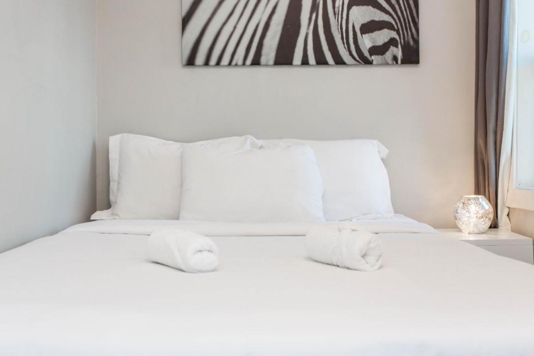 The Double Play - 1 Min Walk To Wrigley! Spacious 2Br - Perfect For Cubs Fans! Чикаго Екстер'єр фото