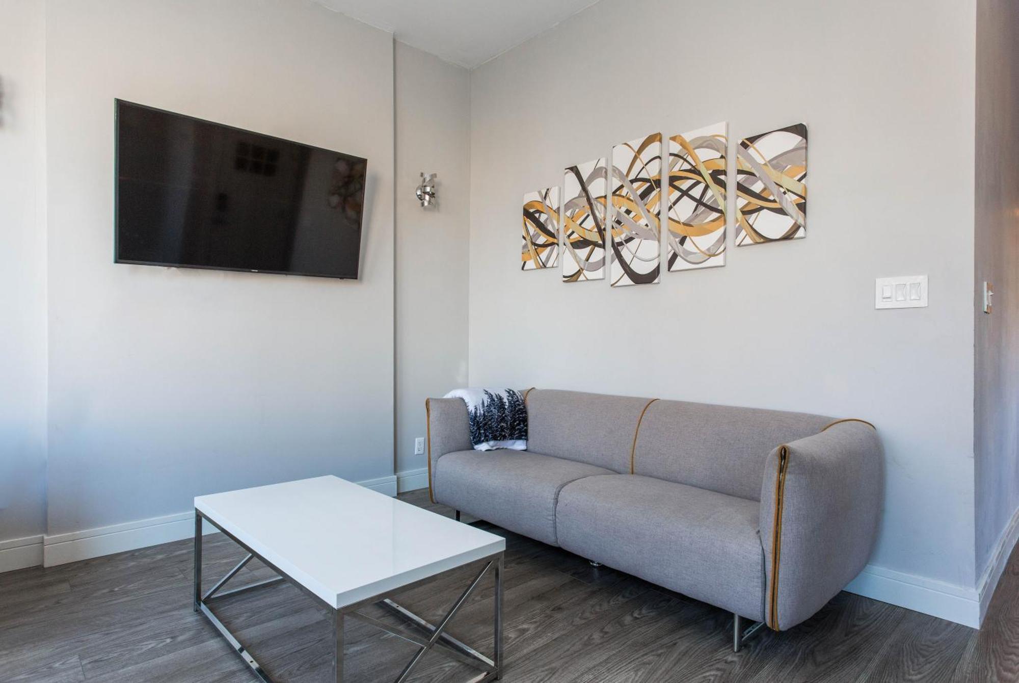 The Double Play - 1 Min Walk To Wrigley! Spacious 2Br - Perfect For Cubs Fans! Чикаго Екстер'єр фото