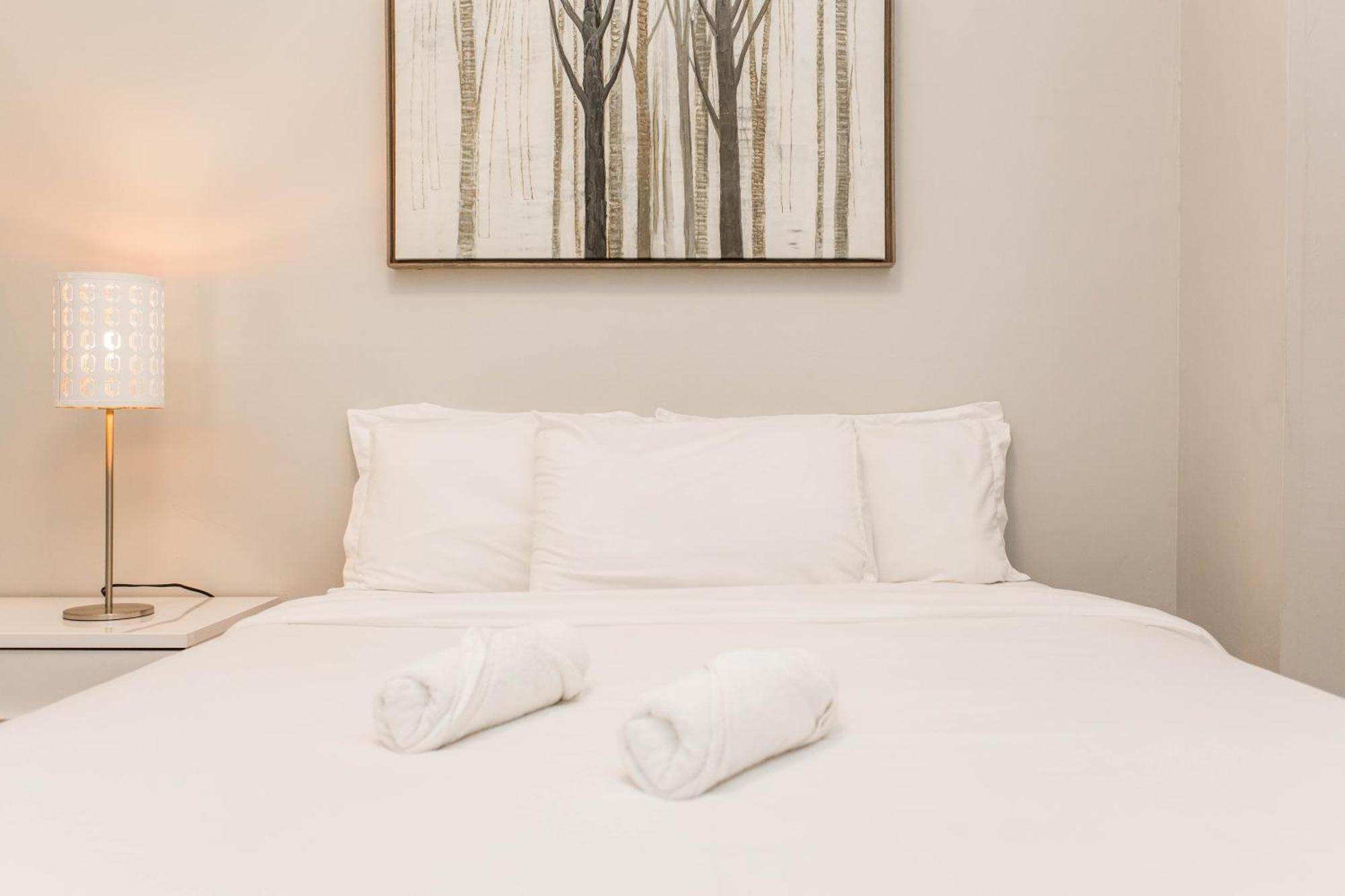 The Double Play - 1 Min Walk To Wrigley! Spacious 2Br - Perfect For Cubs Fans! Чикаго Екстер'єр фото
