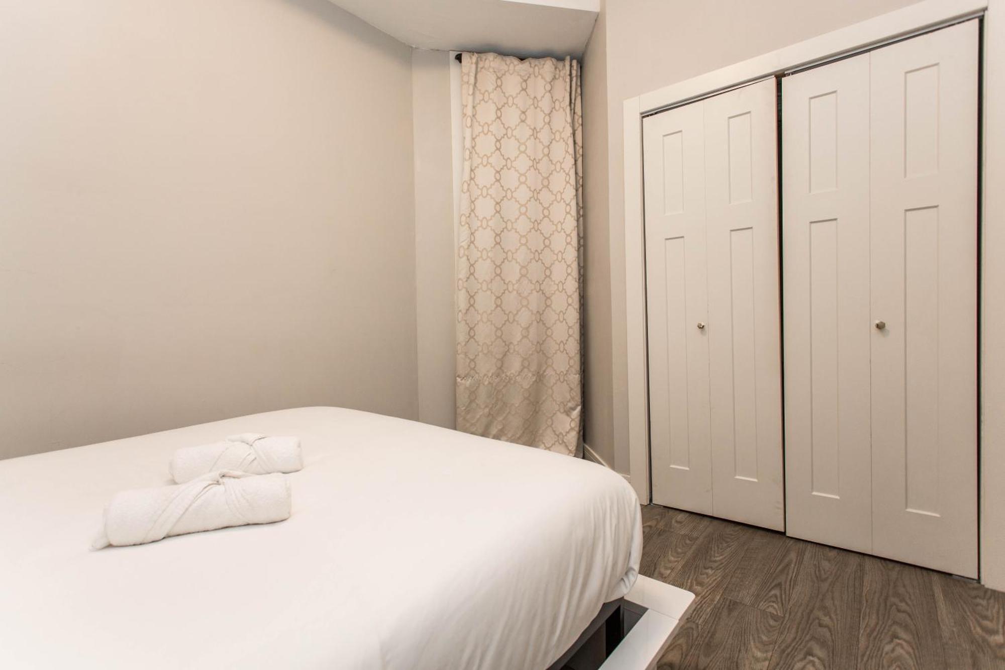 The Double Play - 1 Min Walk To Wrigley! Spacious 2Br - Perfect For Cubs Fans! Чикаго Екстер'єр фото